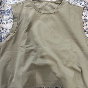 SHEIN Essnce Wide Shoulder Casual
Cropped Vest